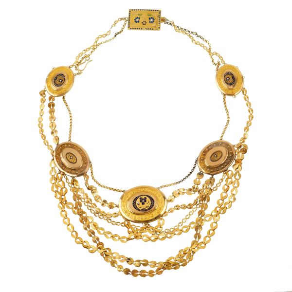 ETHNIC NECKLACE IN GOLD