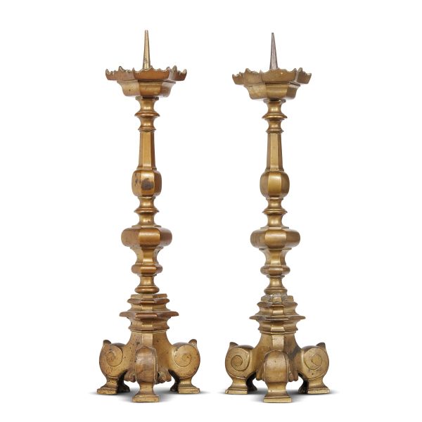 



A PAIR OF TUSCAN CANDLESTICKS, 18TH CENTURY