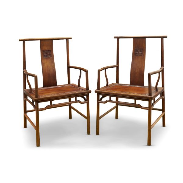 



A PAIR OF HUALI OFFICIAL&rsquo;S HAT ARMCHAIRS, CHINA, QING DYNASTY, 18TH&ndash;19TH CENTURY