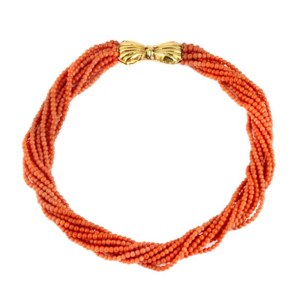 



CORAL TORCHON NECKLACE 