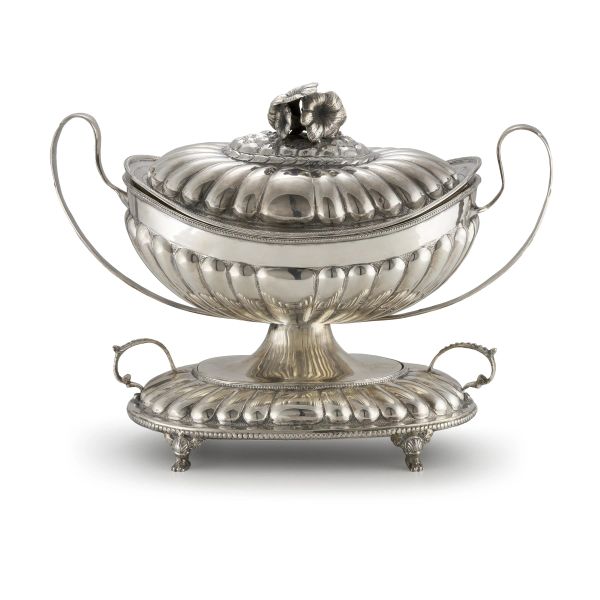 A SILVER 915 CENTER PIECE CUP, SPAIN, 20TH CENTURY