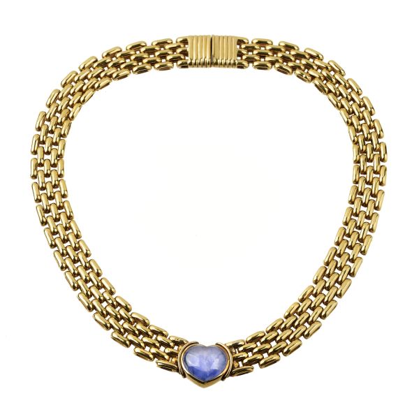 



COLLANA A CATENA CON ZAFFIRO A FORMA DI CUORE