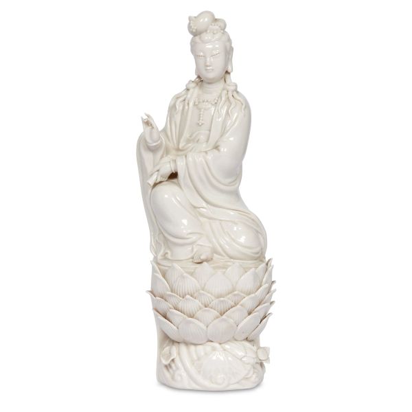 



FIGURE OF GUANYIN IN WHITE PORCELAIN, CHINA, 20TH CENTURY