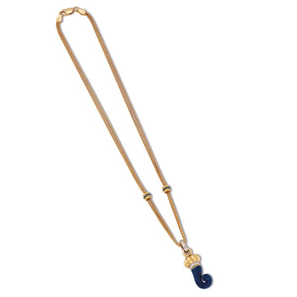 



COLLANA CON CORNETTO PENDENTE