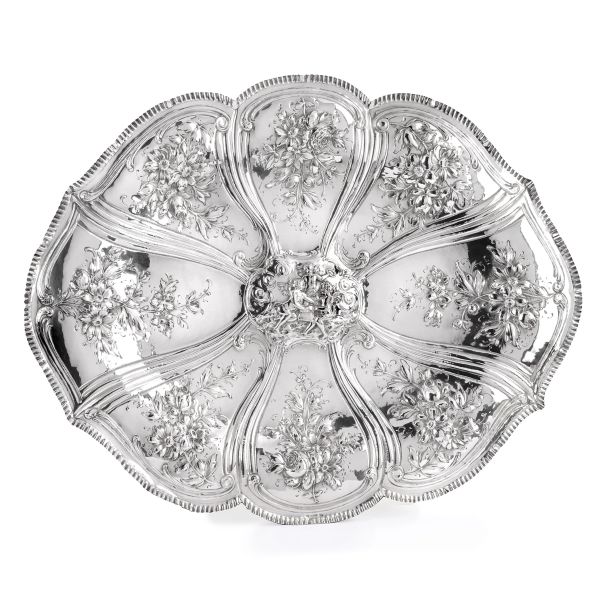 DUE PIATTI DA PARATA, MADRID, 1804, ARGENTIERE C. MUNOZ