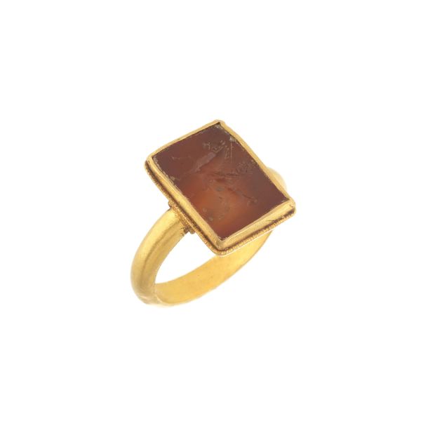 BIG ARCHAELOGICAL-STYLE RING IN 14KT GOLD