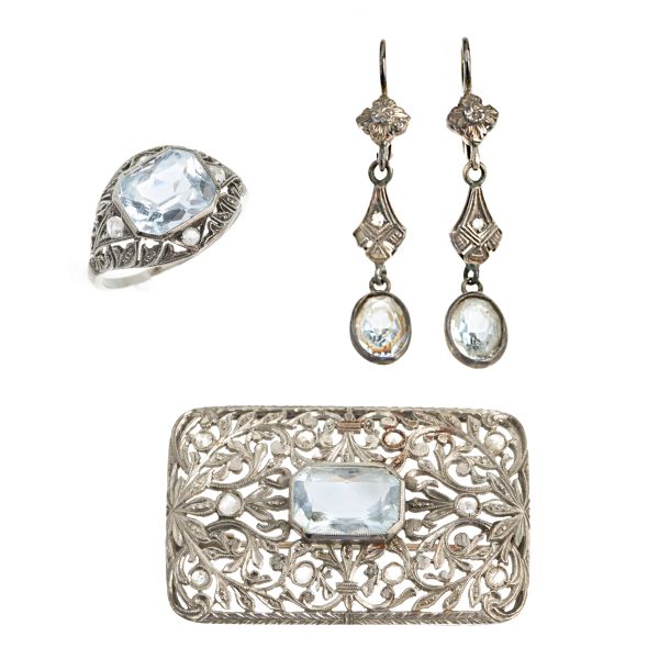 SYNTHETIC STONE PARURE IN GOLD