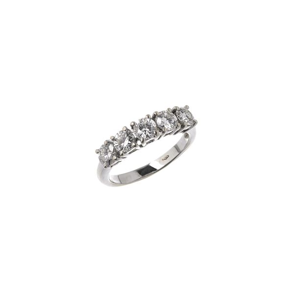 



DIAMOND RIVIERE RING IN 18KT WHITE GOLD