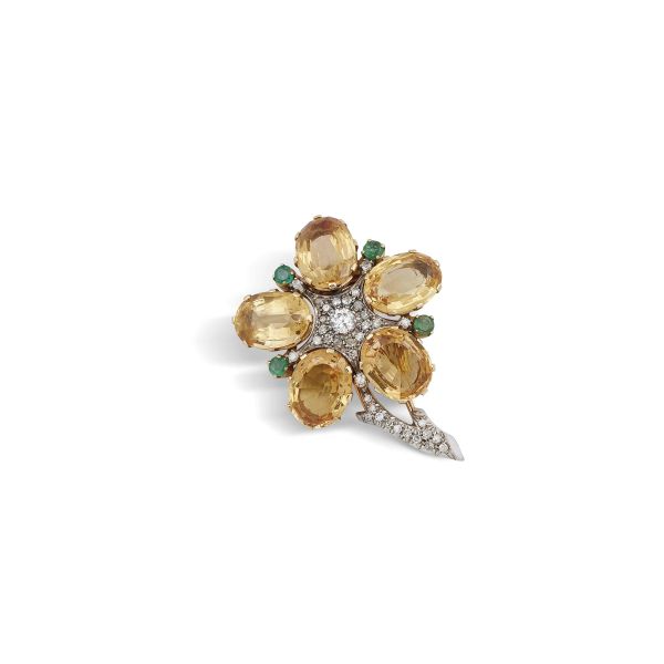 MULTI GEM FLOWER BROOCH IN 18KT YELLOW GOLD AND PLATINUM