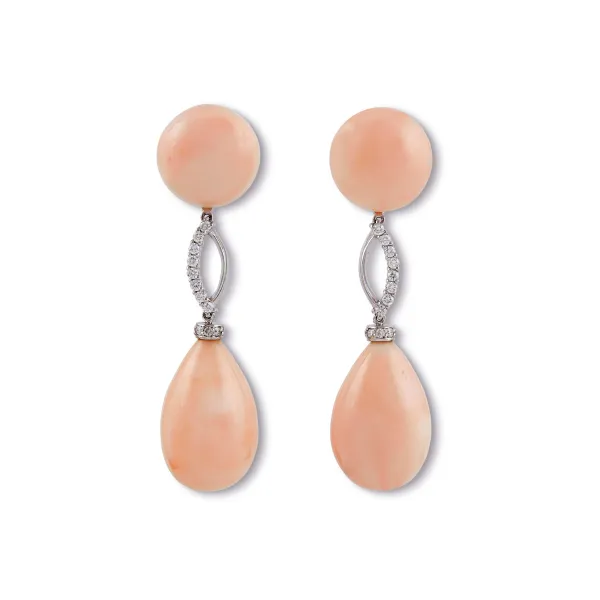 



LONG ROSE CORAL AND DIAMOND DROP EARRINGS IN 18KT WHITE GOLD