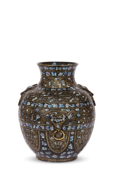 A VASE, CHINA, LATE QING DYNASTY, 19-20TH CENTURIES