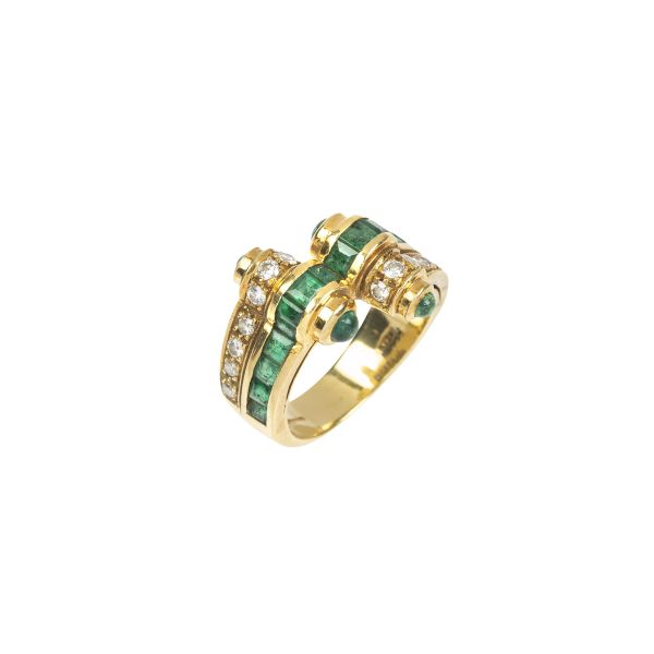 



RING WITH EMERALDS AND DIAMONDS