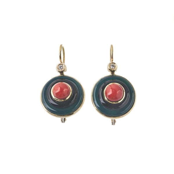 



CORAL ONYX AND CHALCEDONY DROP EARRINGS IN 14KT GOLD