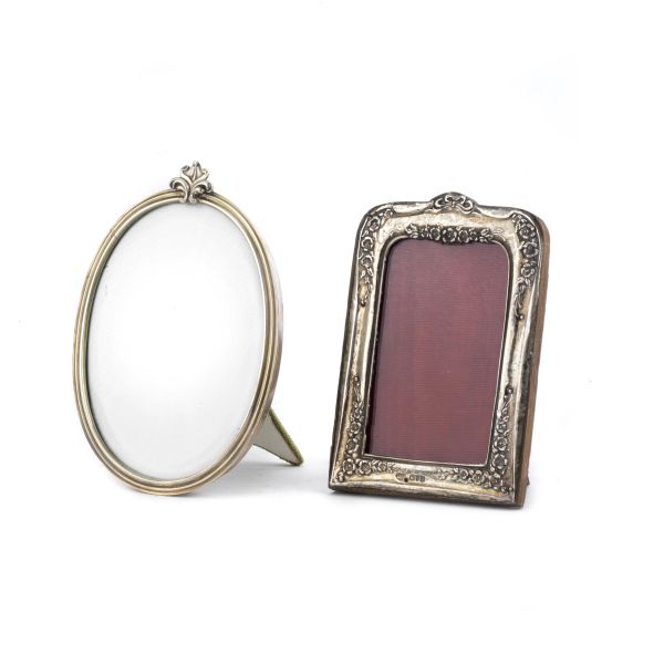 BUCCELLATI A PHOTOGRAPH FRAME, 20TH CENTURY AND A PHOTOGRAPH FRAME, CHESTER, 1918