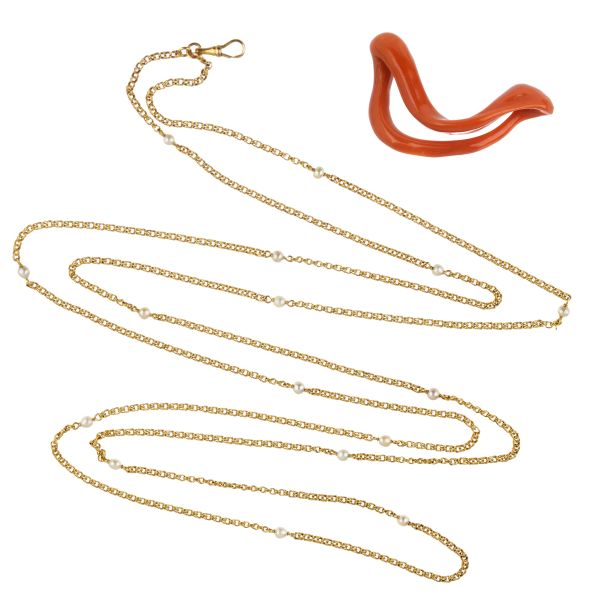 PEARL CHAIN IN 18KT YELLOW GOLD WITH CORAL ELEMENT