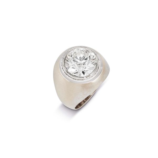 



ANELLO A FASCIA CON DIAMANTE TAGLIO VECCHIO