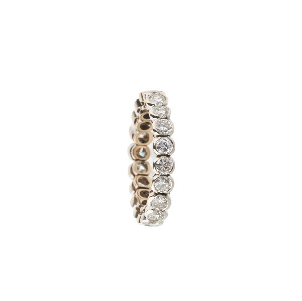 ANELLO ETERNITY CON DIAMANTI