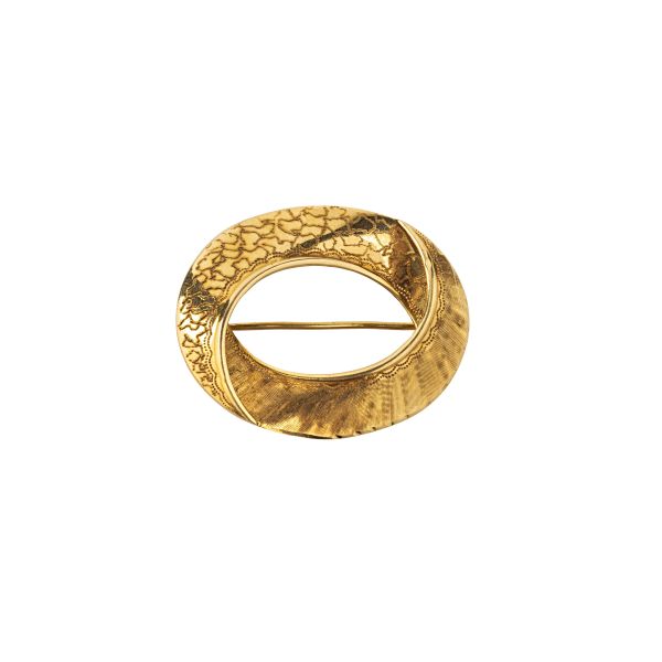 OVAL BROOCH IN 18KT YELLOW GOLD