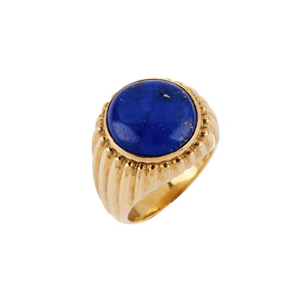 



BIG LAPISLAZULI CHEVALIER RING IN 18KT YELLOW GOLD