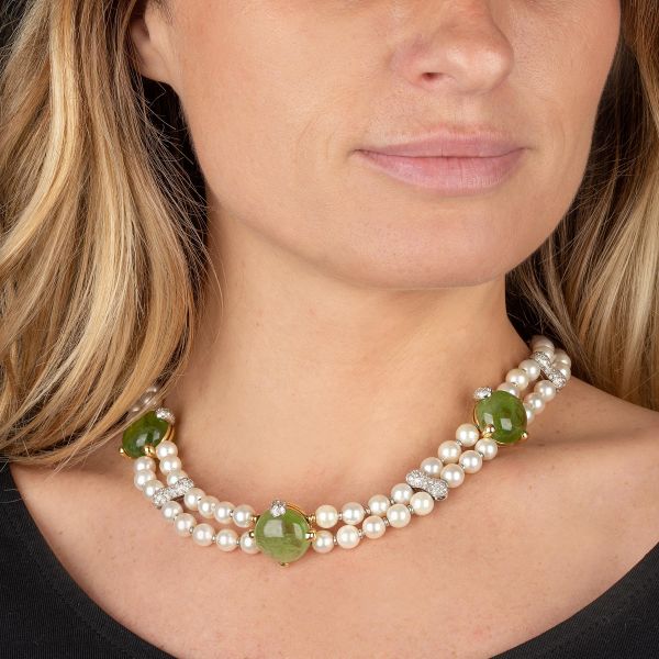 COLLANA DI PERLE CON PERIDOT E DIAMANTI