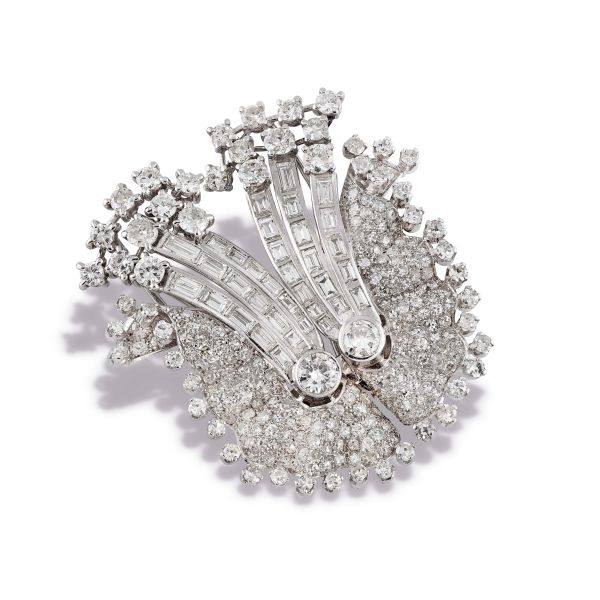 



DIAMOND DOUBLE CLIP BROOCH IN PLATINUM AND 18KT WHITE GOLD