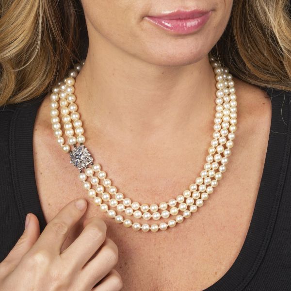 COLLANA CON PERLE E ZAFFIRI