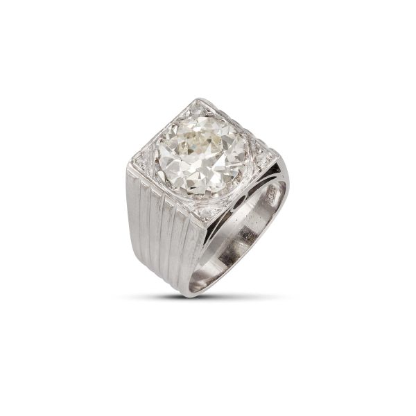 



ANELLO CHEVALIER CON DIAMANTE