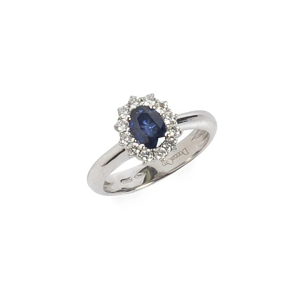 



ANELLO CON ZAFFIRO E DIAMANTI