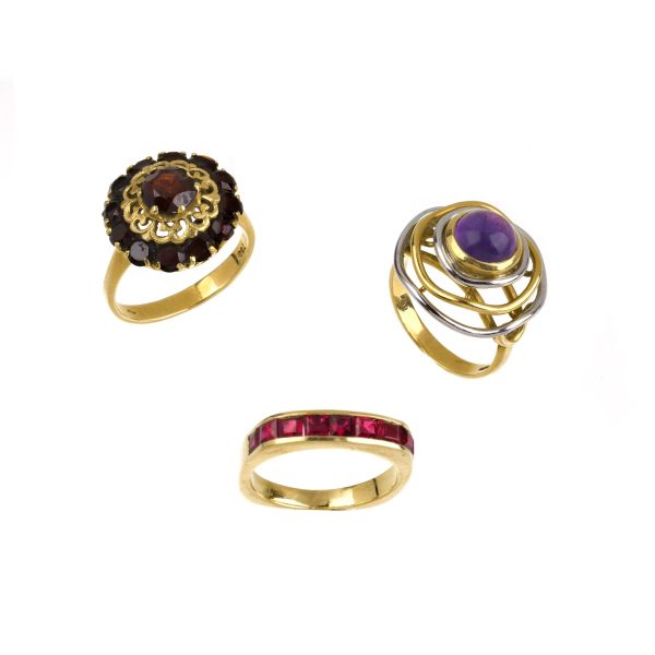 LOT COMPOSED OF THREE RINGS IN 18KT YELLOW GOLD