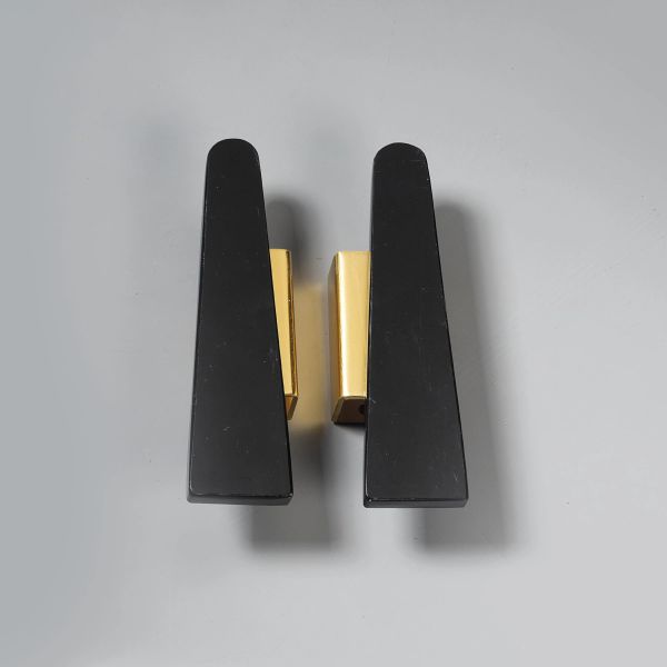 



TWO HANDLES