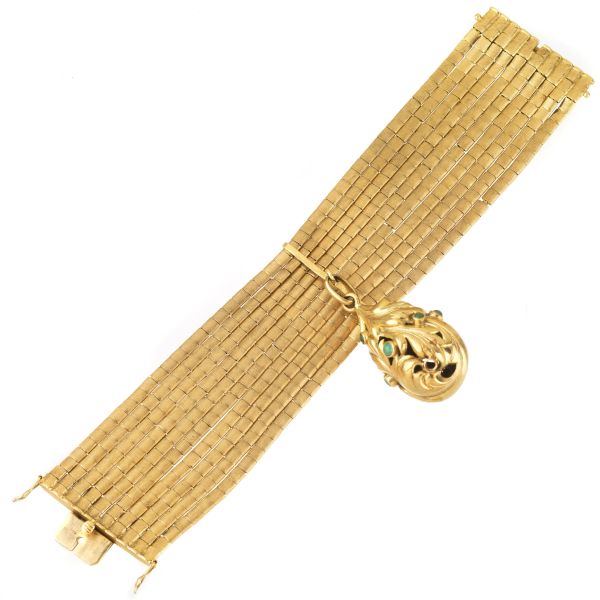 WIDE BAND BRACELET WITH A CHARM IN 18KT YELLOW GOLD