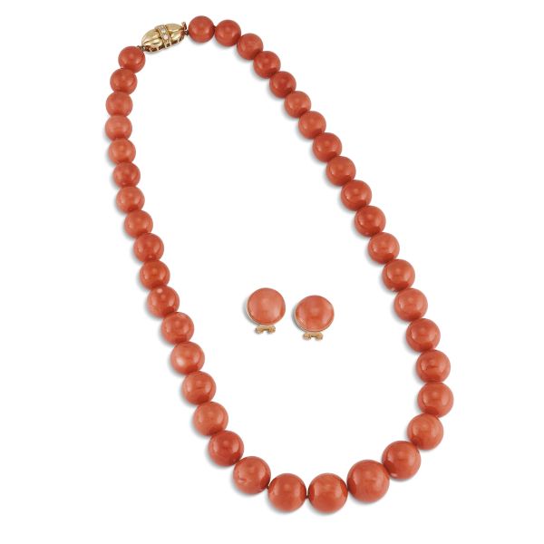 CORAL DEMI PARURE IN 18KT YELLOW GOLD