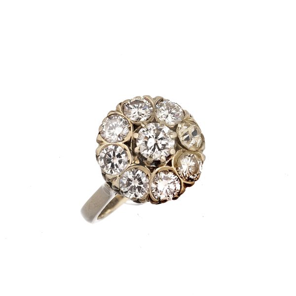 FLOWER-SHAPED DIAMOND RING IN 18KT WHITE GOLD