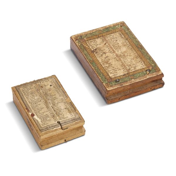 German, 18th century, Two diptych compass sundials, printed paper mounted on wood, 1,7x6,4x9,8 cm and 8x4,7x7,9 cm