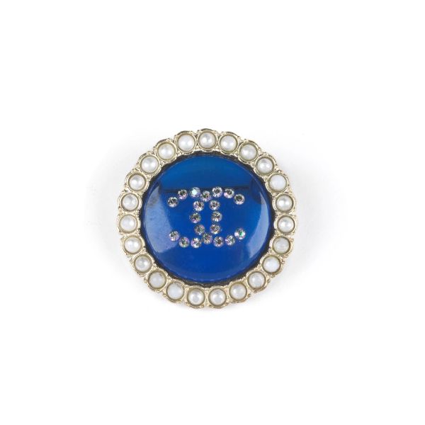 CHANEL LOGO BROOCH