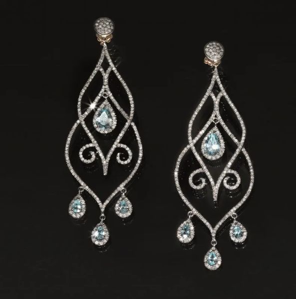 Paio di orecchini pendenti in argento, oro rosa, acquemarine e diamanti