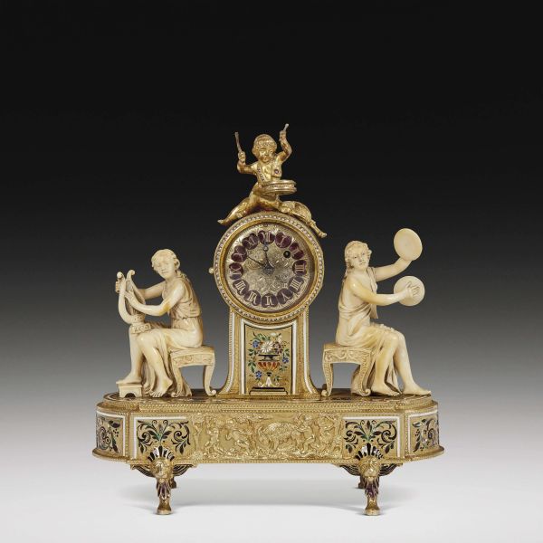 A SMALL AUSTRIAN TABLE CLOCK, FIRST QUARTER 19TH CENTURY