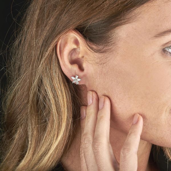 TIFFANY & CO VICTORIA PAIO DI ORECCHINI A FORMA DI FIORE