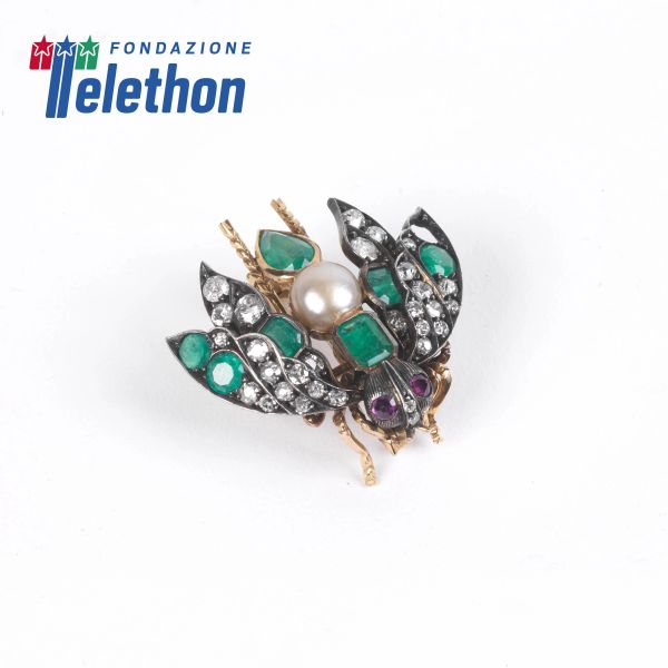 MULTI GEM FLY BROOCH IN SILVER AND GOLD