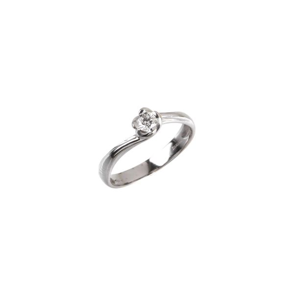 Damiani - 



DAMIANI SOLITAIRE DIAMOND RING IN 18KT WHITE GOLD