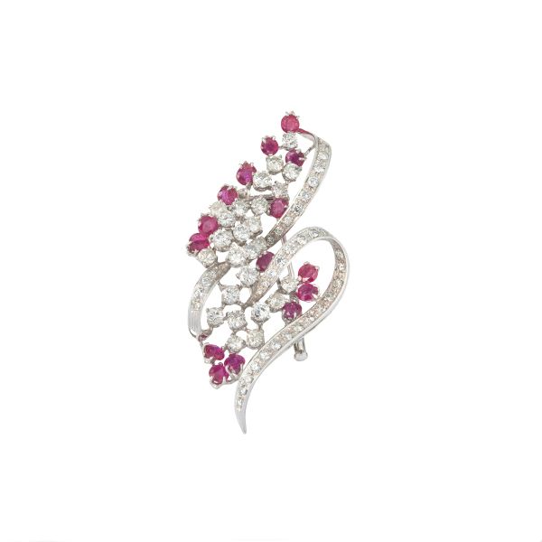 RUBIES AND DIAMONDS BROOCH IN 18KT GOLD
