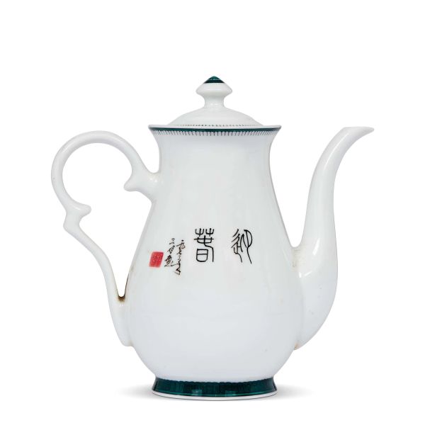 SERVIZIO DA T&Egrave; PER DODICI IN PORCELLANA CON DECORI FLOREALI, CINA, SEC. XX