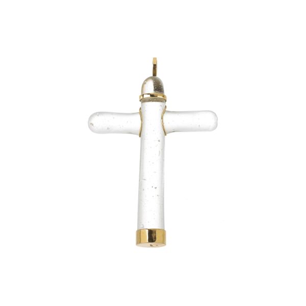 Gucci - 



GUCCI CROSS-SHAPED PENDANT IN WHITE RESIN AND 18KT YELLOW GOLD