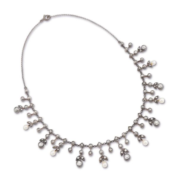 



PEARL AND DIAMOND NECKLACE IN SILVER AND GOLD