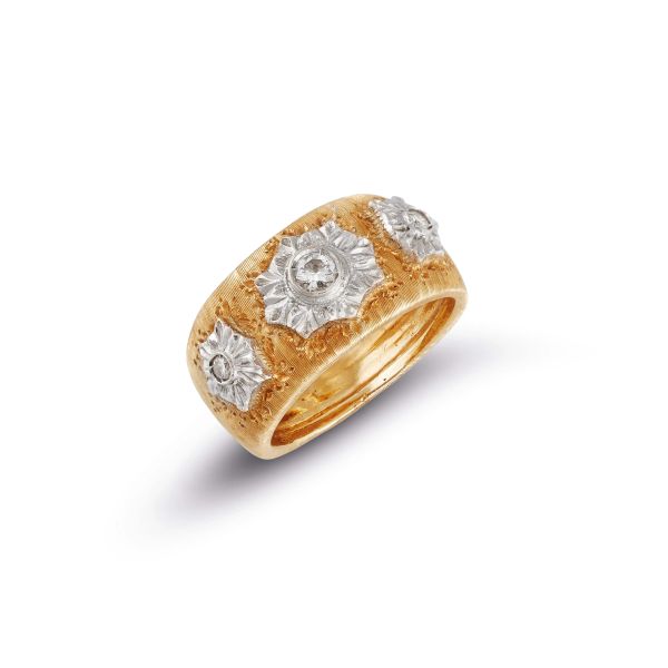 



ANELLO A FASCIA CON DIAMANTI