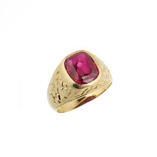 



SYNTHETIC STONE CHEVALIER RING IN 18KT YELLOW GOLD