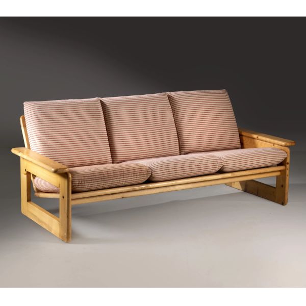 



SOFA, WOODEN STRUCTURE, RED AND WHITE FABRIC UPHOLSTERED 