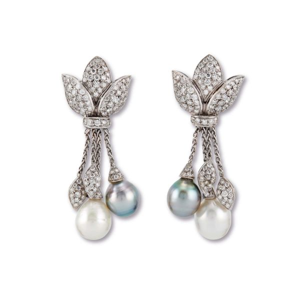 



PEARL AND DIAMOND DROP EARRINGS IN 18KT WHITE GOLD 