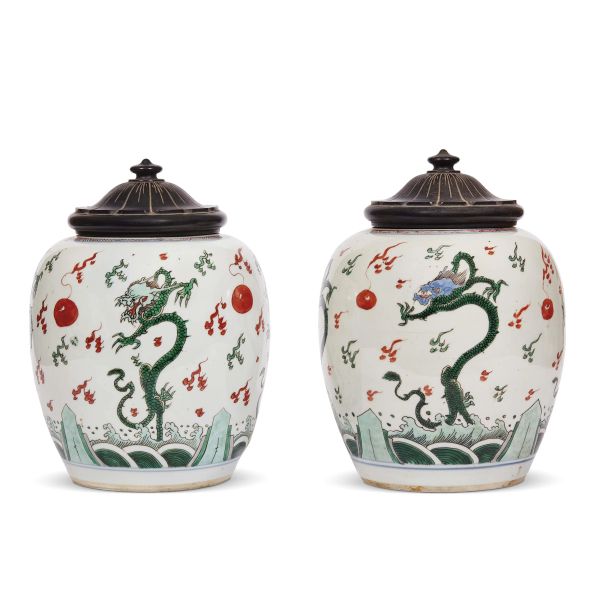 TWO VASES, CHINA, QING DYNASTY, 19TH CENTURY