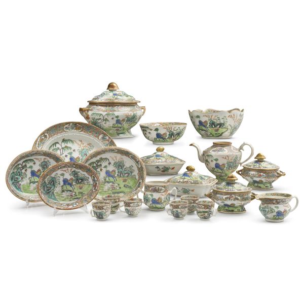 TABLEWARE SET, TWENTY PIECES, CHINA, QUING DYNASTY, 19TH CENTURY